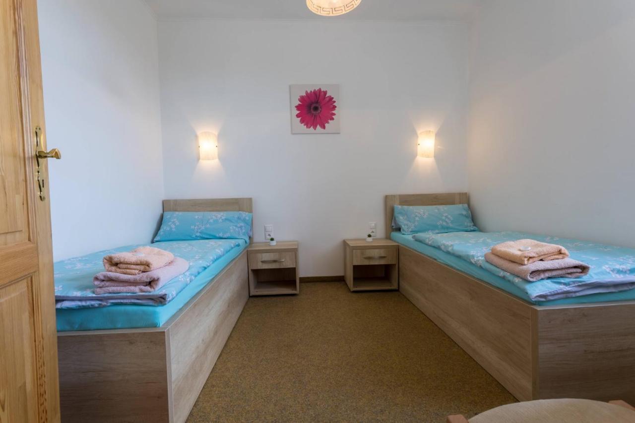 Hotel U Nadrazi Tepla Ngoại thất bức ảnh